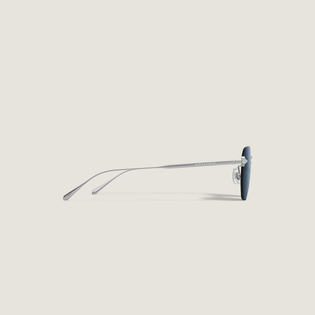 Round Sunglasses with Silver Colored Metal Frame