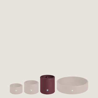 Round Pen Holder in Cassis Leather