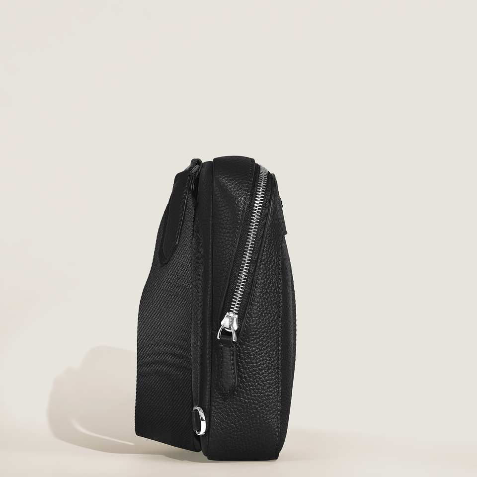 Montblanc Companion on body bag - 5