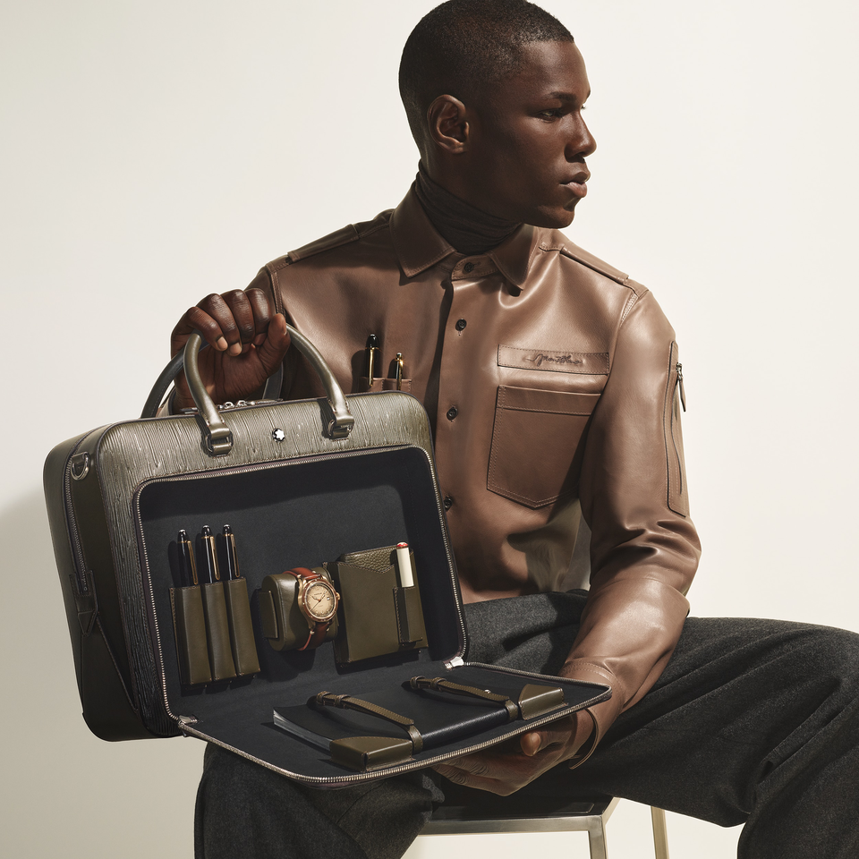 Writing Traveller Briefcase with Sfumato Effect - 2